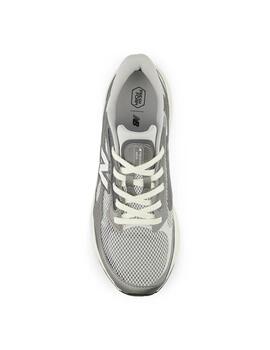 Zapatilla New Balance Fresh Foam Arishi v4 Hombre Gris